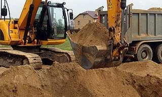 Выкопать яму экскаватором в Сорочинске от 917 руб. - 2Землекопа-Срч